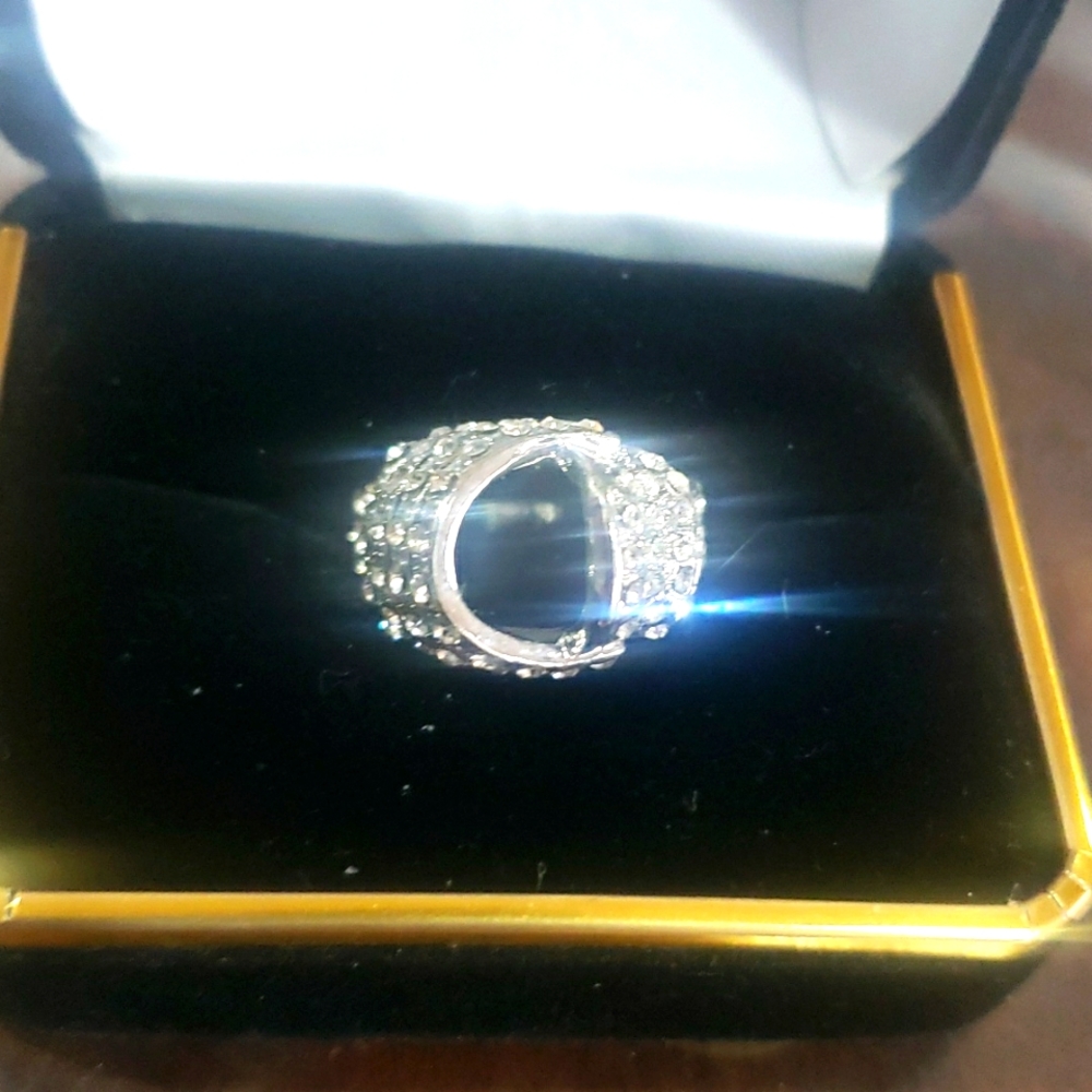 Ring size 7 - Picture 4 of 7